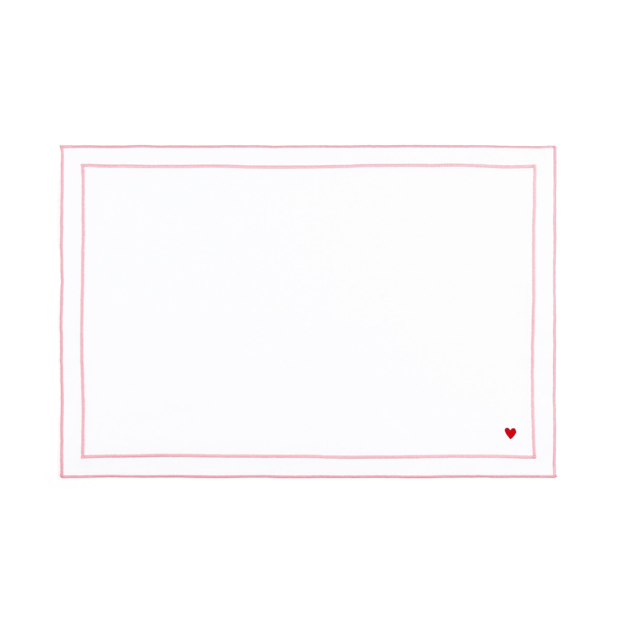 Roupa de mesa Nazaré branca, em algodão, com corações bordados