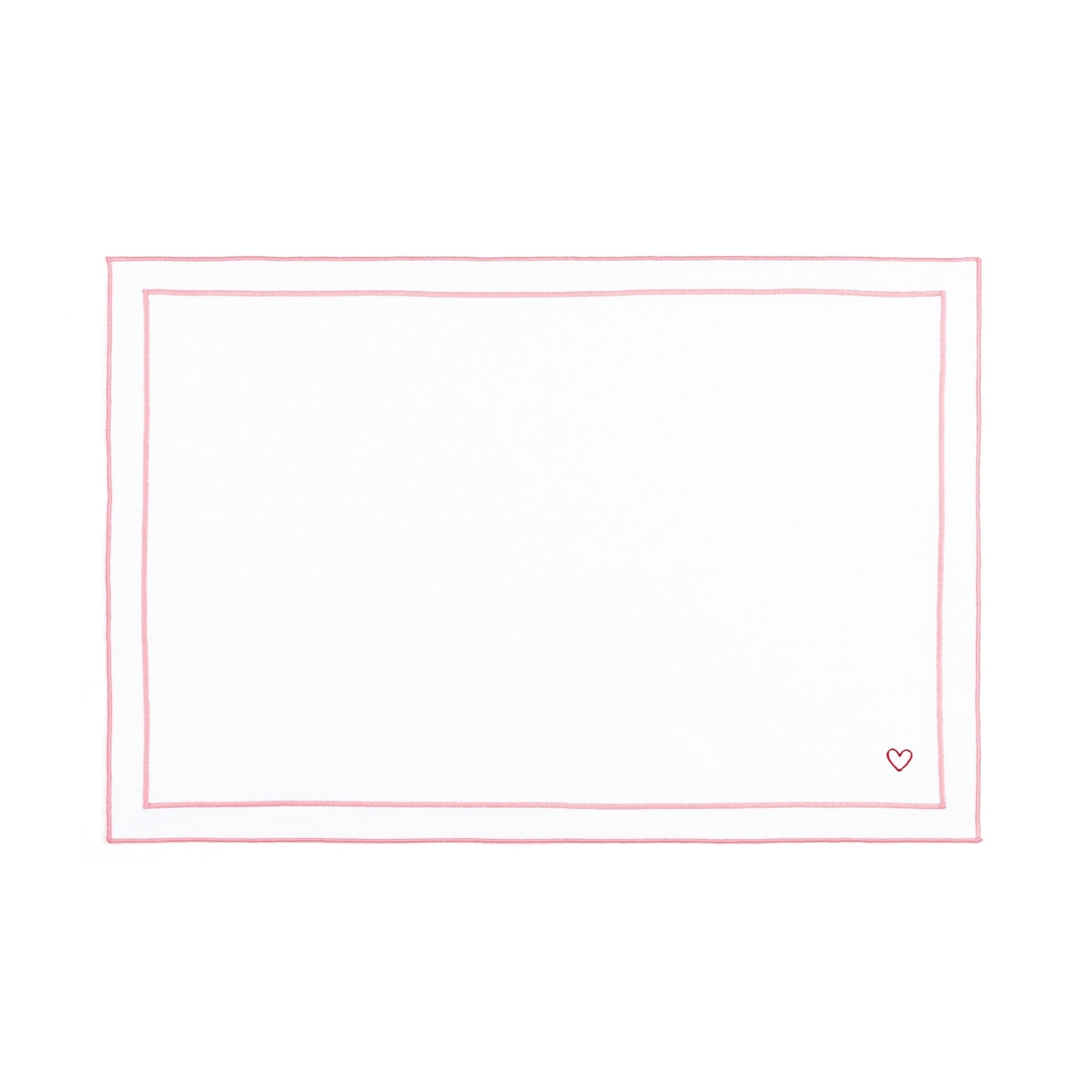 Roupa de mesa Nazaré branca, em algodão, com corações bordados