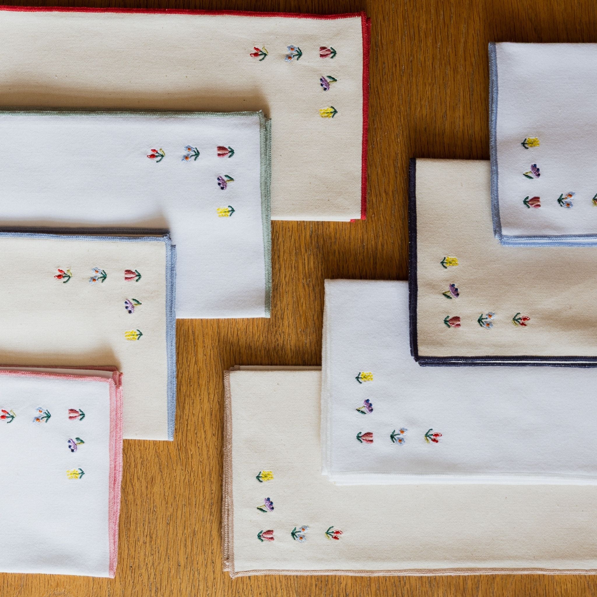 Servilletas Nazaré blanco con bordado de flores