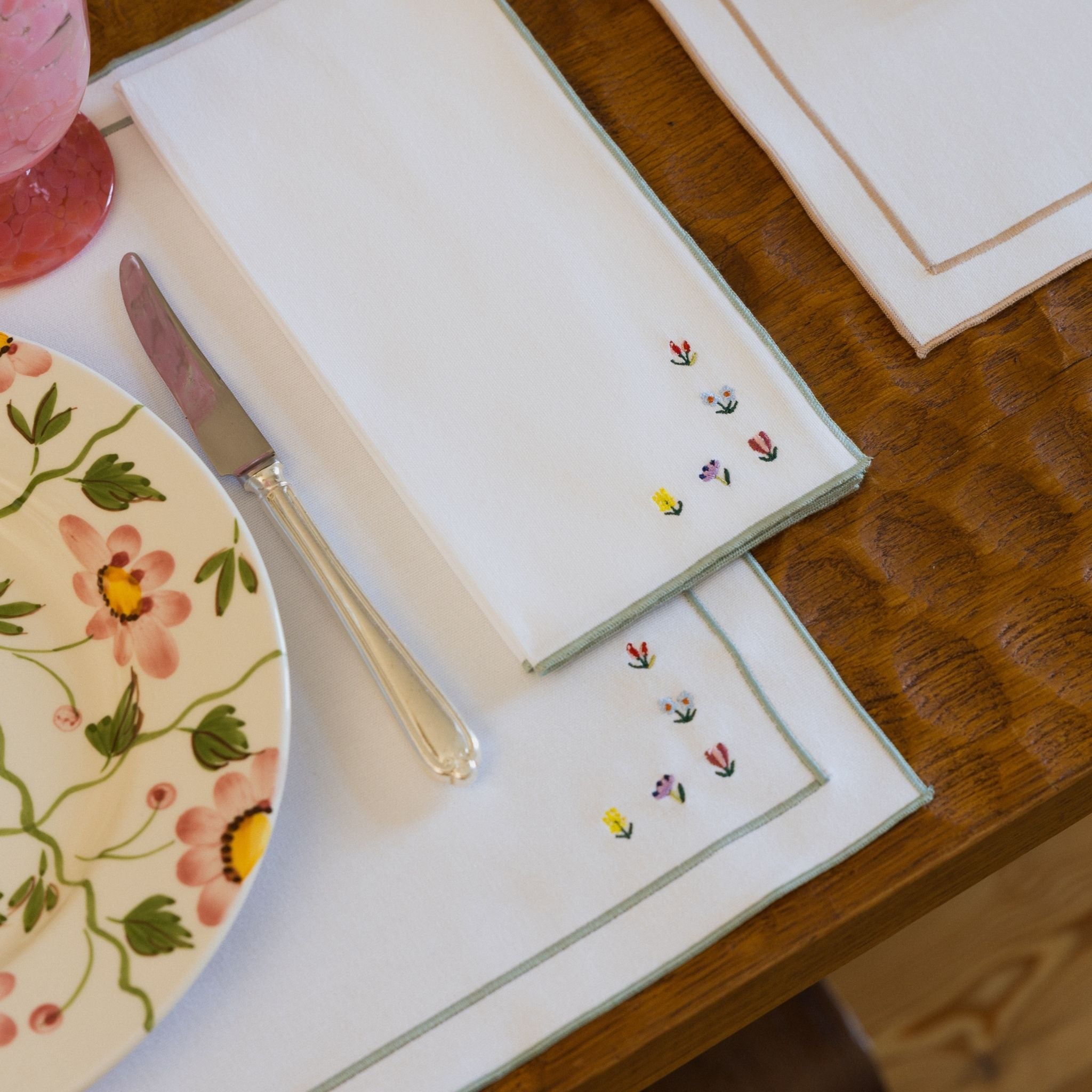 Servilletas Nazaré blanco con bordado de flores